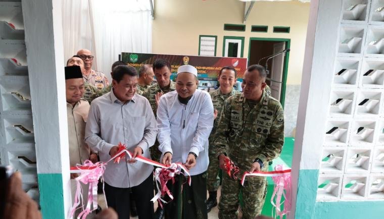 Peresmian rehab pesantren di Legok menjadi bukti sinergi TNI dan Pemkab Tangerang dalam mendukung pendidikan dan kesejahteraan santri.