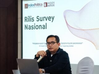 Denny Charter Ragukan Survei Kepuasan Pemerintah 72 Persen, Sebut Angka Realistis 40-55 Persen