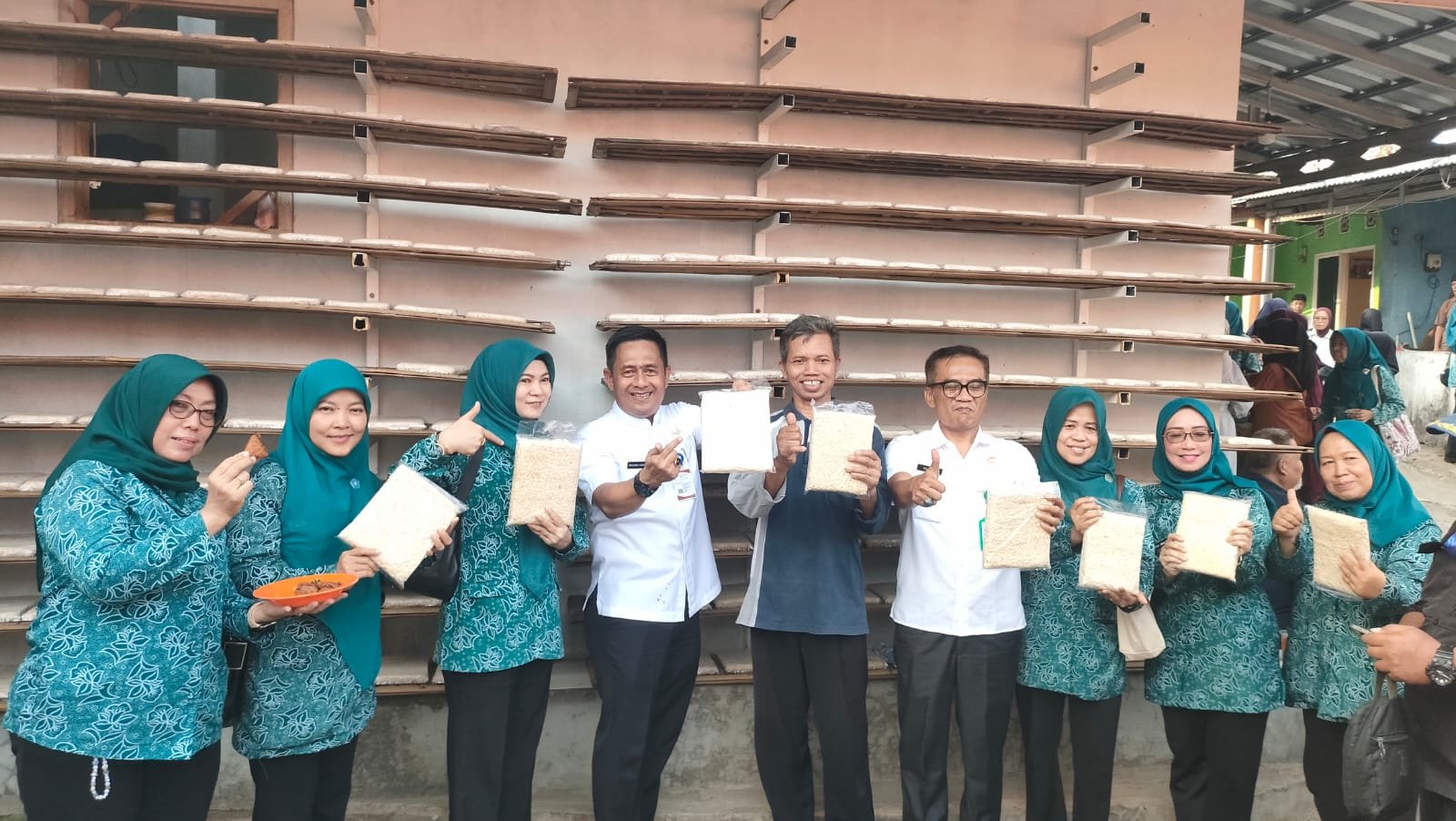 Kampung Bencongan di Kelapa Dua digagas menjadi Kampung Tematik Wisata dan Edukasi Tempe untuk memperkuat UMKM dan ekonomi warga.