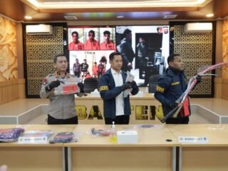 Polisi Bongkar Sindikat Curanmor di Banten, Enam Tersangka Ditangkap, 13 Motor Curian dan Senpi Rakitan Disita