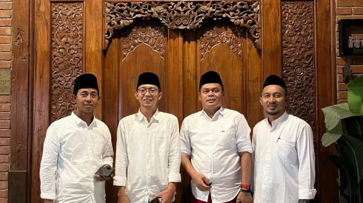 FPP Kabupaten Indramayu menolak wacana pergantian nama Provinsi Jawa Barat dan meminta pemerintah memprioritaskan kesejahteraan masyarakat.