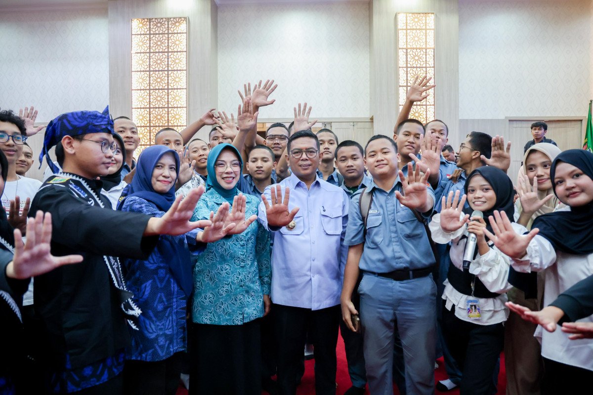 Sebanyak 704 anak mengikuti HAN ke-42 di Banten. Andra Soni mengajak semua pihak melindungi anak demi masa depan bangsa.