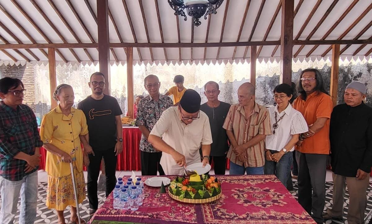 Ananta Wahana menghidupkan kembali rumah leluhur di Solo menjadi ruang gotong royong, tempat warga bertemu, berbagi, dan tumbuh bersama.