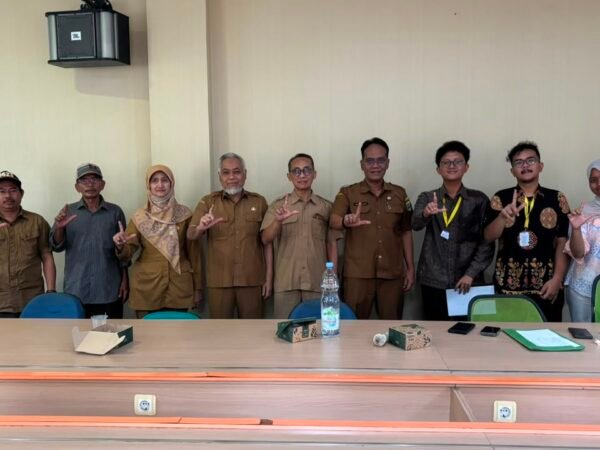 Tim KKN-PPM UGM Sampaikan Rekomendasi Penyelesaian Konflik Agraria Kampung Pasir Peteuy ke DLHK Banten