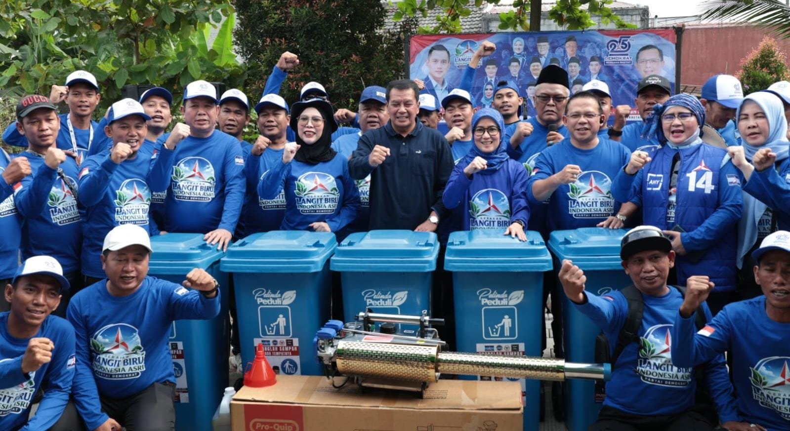 Bupati Tangerang Maesyal Rasyid mengajak warga menggalakkan gotong royong melalui Gerakan Langit Biru Indonesia Bersih dan Asri.