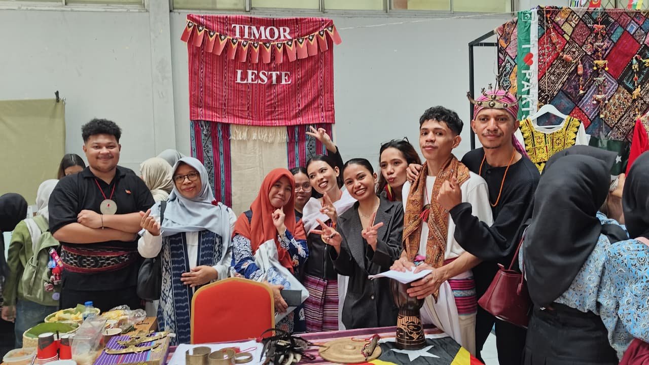 MGMP Bahasa Inggris menghadiri UMB Intercultural Festival 2026 untuk memperkuat pembelajaran lintas budaya dan kolaborasi internasional.