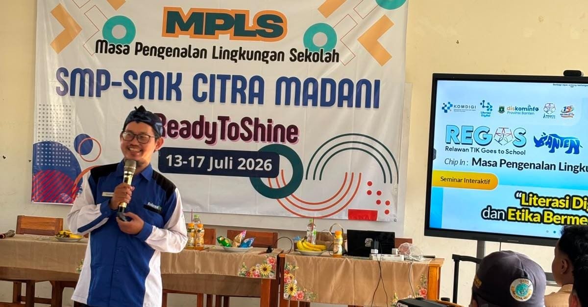 Relawan TIK Banten mengedukasi siswa SMK Citra Madani Rajeg tentang jejak digital dan etika bermedia sosial saat MPLS 2026.