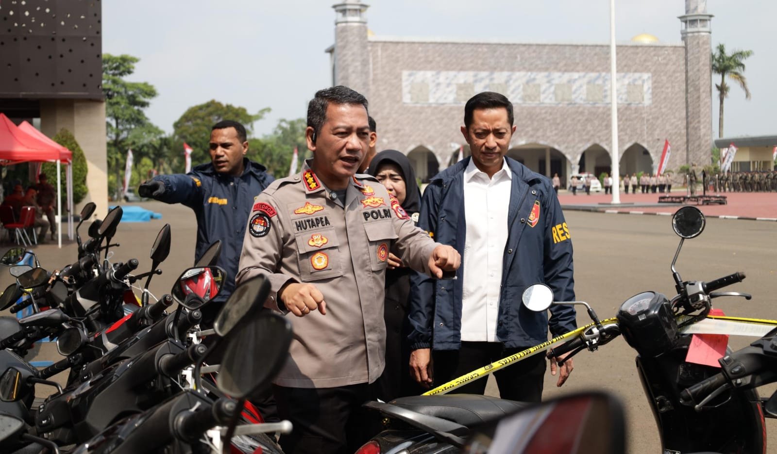 Polda Banten mengimbau korban curanmor mengecek 13 motor hasil ungkap kasus di Mapolda dengan membawa STNK atau BPKB untuk verifikasi.