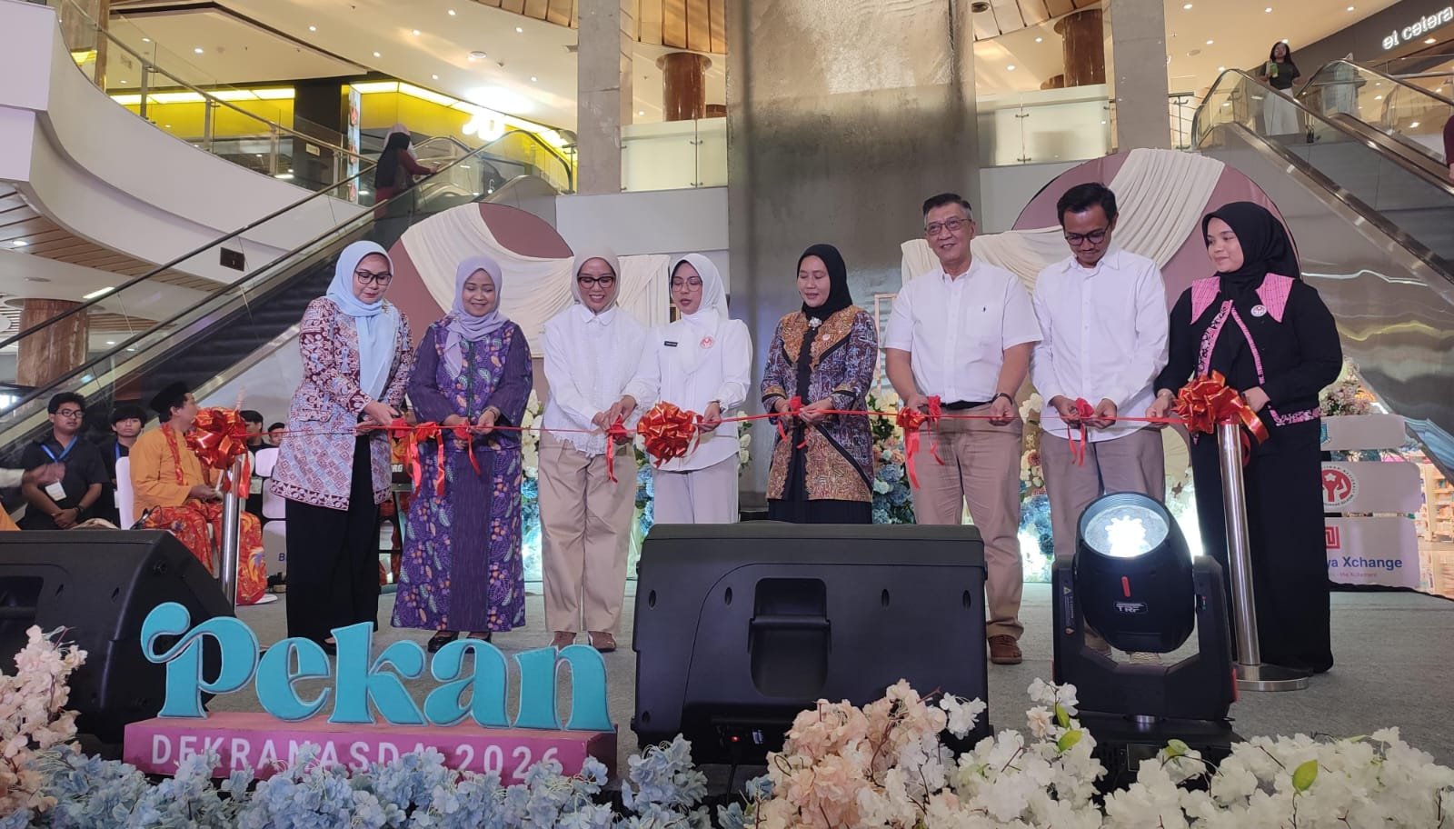 Pekan Dekranasda Tangsel 2026 resmi dibuka dengan menampilkan produk UMKM dan ekonomi kreatif lokal berdaya saing.