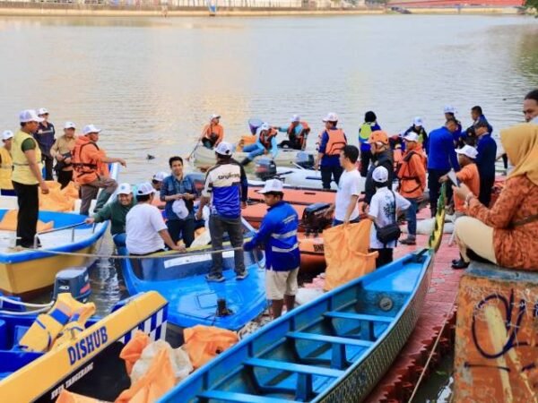 Banksasuci Bersihkan Sungai Cisadane, 100 Relawan Turun Langsung Jelang Festival Cisadane 2026