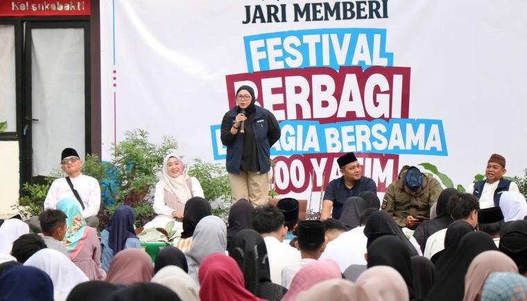 Wabup Tangerang mengajak pemerintah, komunitas, dan masyarakat memperkuat kolaborasi sosial melalui Festival Berbagi 200 Anak Yatim.