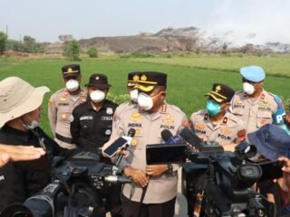 Kebakaran TPA Jatiwaringin Belum Padam, Polisi Fokus Jaga Keselamatan Warga dan Kelancaran Pemadaman