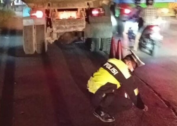 Satu Tewas, Satu Luka Berat dalam Kecelakaan Motor dan Dump Truck di Balaraja
