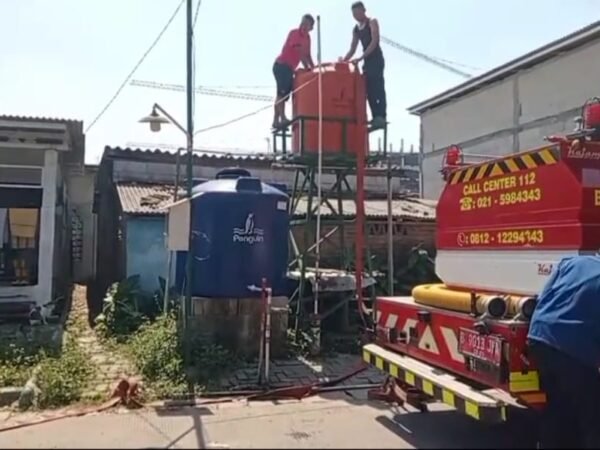 Kemarau Picu Krisis Air Bersih di Legok, BPBD Distribusikan Air untuk 85 KK