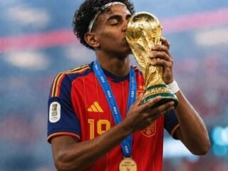 Mengenal Lamine Yamal, Bintang Muda Spanyol yang Pernah Digendong Lionel Messi Saat Bayi