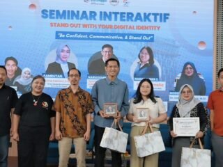 Fikom Universitas Esa Unggul Gelar Seminar Stand Out With Your Digital Identity