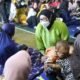 Pastikan Bantuan Tepat Sasaran, Wabup Intan Monitoring Dua Posko Korban Asap TPA Jatiwaringin