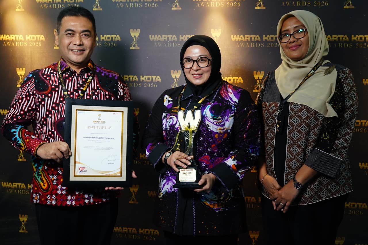 Program sekolah swasta gratis mengantarkan Pemkab Tangerang meraih Warta Kota Award 2026 sebagai pelopor pendidikan berkelanjutan.