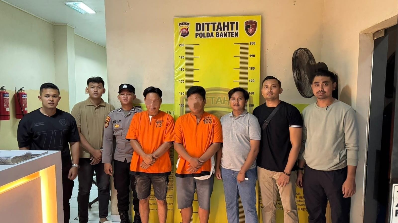 Polda Banten menahan dua tersangka kericuhan demo di PT EDS Manufacturing Indonesia. Motif diduga terkait pengelolaan limbah.