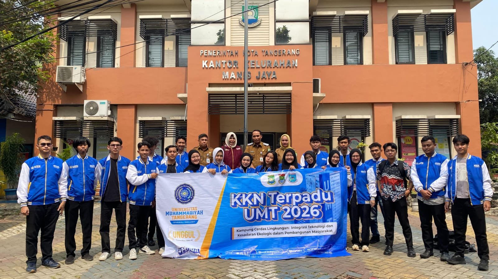 KKN UMT Manis Jaya 2026 mendorong kampung cerdas melalui penghijauan, pengelolaan sampah, teknologi, kesehatan, dan hidroponik.