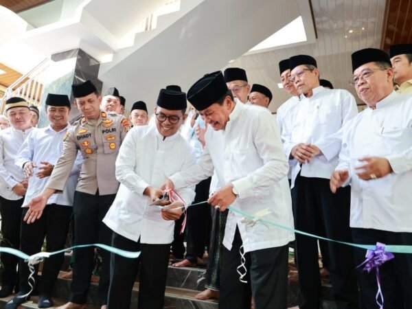 Bupati Tangerang dan Gubernur Banten Resmikan Masjid Jami Al Ichlas Cisauk