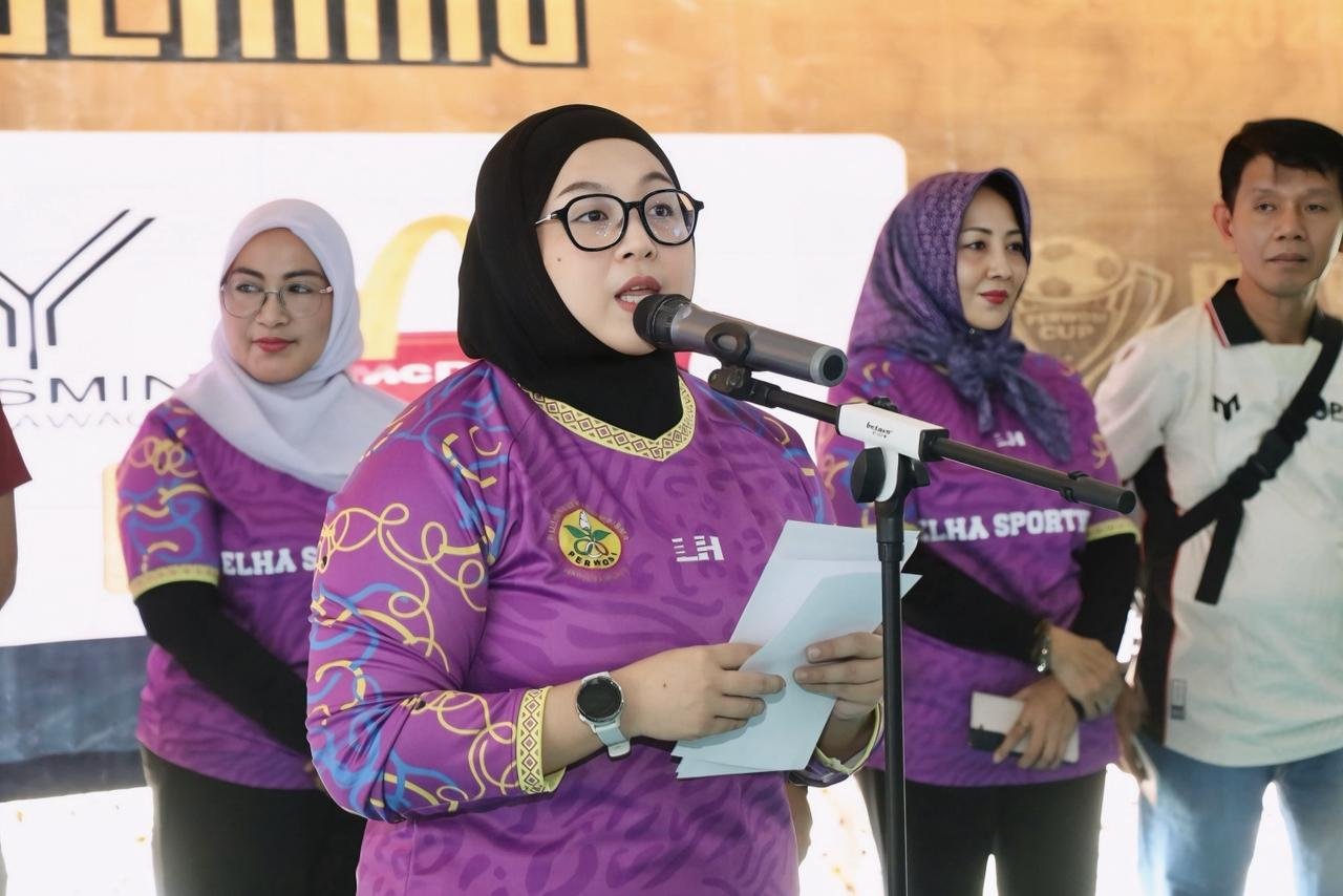 Wabup Intan membuka PERWOSI Cup 2026 dan menekankan pentingnya kesetaraan gender serta kesempatan pelajar putri berprestasi.