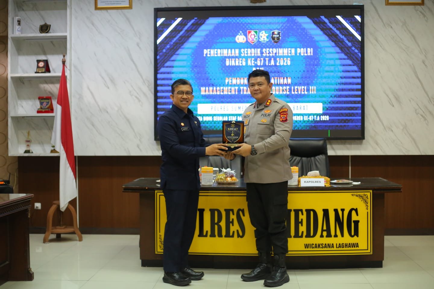Peserta Sespimmen Polri menggelar FGD di Sumedang membahas stabilitas harga bahan pokok, distribusi pangan, dan penguatan ketahanan pangan daerah.