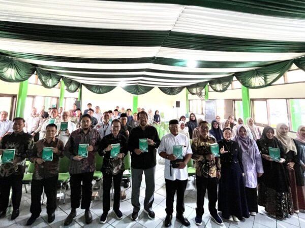 IAILM Suryalaya Gelar Bedah Buku 40 Tahun, Rawat Warisan Abah Anom di Era Digital