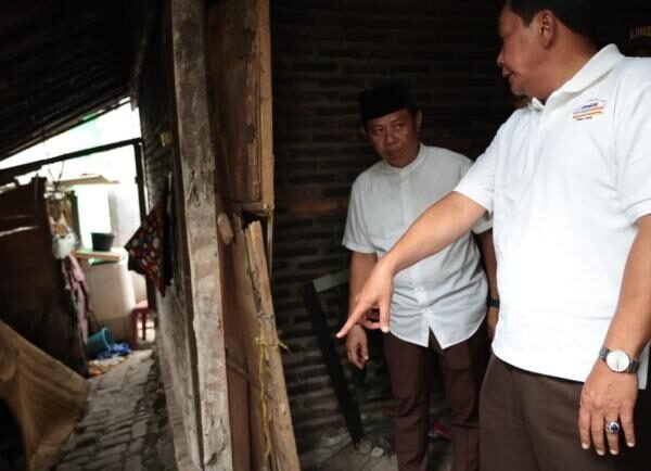 Rumah Warga Kali Asin Roboh akibat Erosi dan Angin, Bupati Tangerang Pastikan Segera Dibangun Kembali