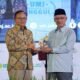 Hari Pers dan Literasi Muhammadiyah 2026, Haedar Nashir Terima Kartu Wartawan Utama Khusus dari Dewan Pers