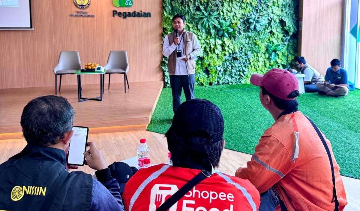 Pegadaian Cirendeu edukasi komunitas ojek pangkalan soal pengelolaan keuangan, tabungan, dana darurat, dan investasi emas.