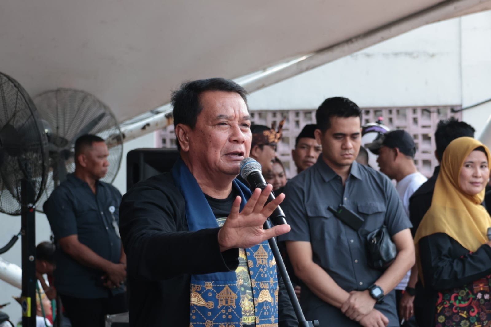 Pekan Raya Balaraja ke-2 resmi dibuka Bupati Maesyal Rasyid. Generasi muda diajak mengenal dan melestarikan adat budaya lokal.