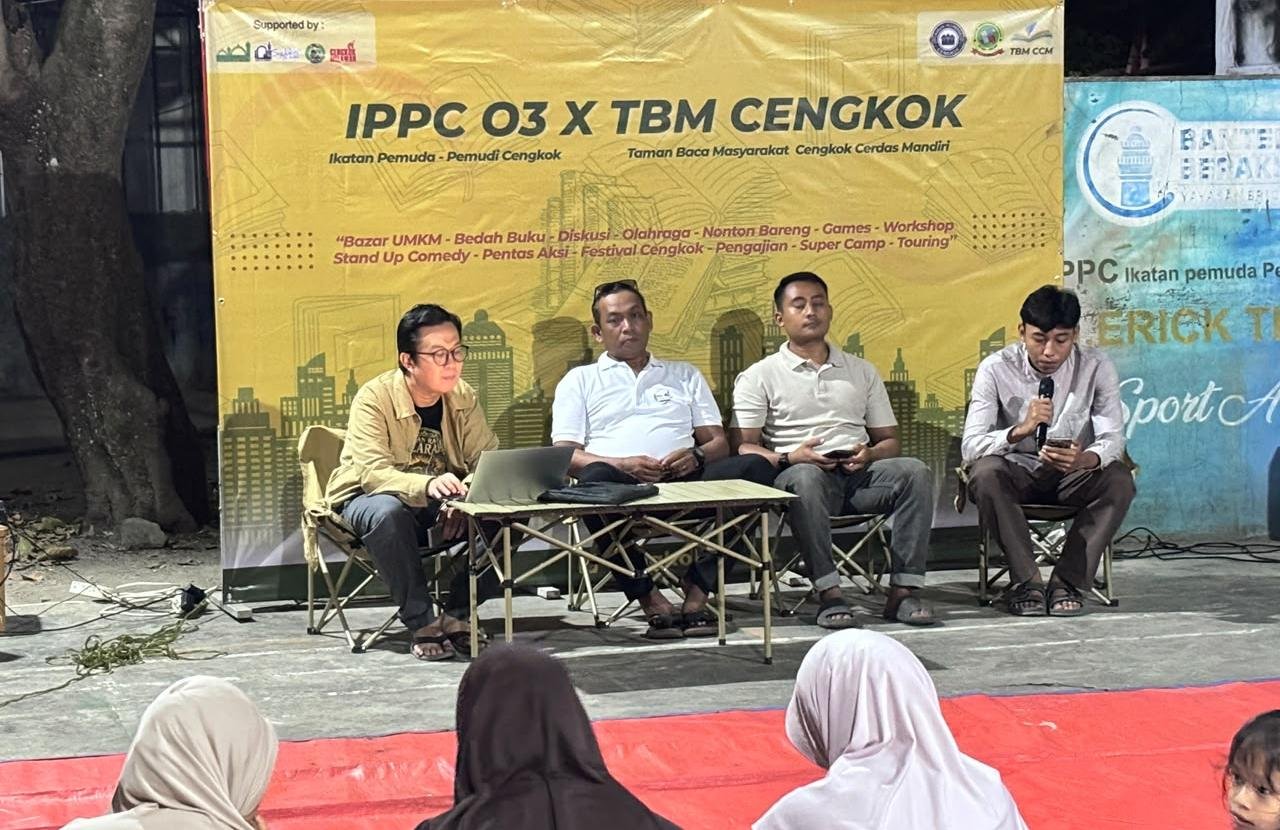 Bedah buku 21 Lessons for the 21st Century di Cengkok membahas pentingnya belajar, berpikir kritis, dan beradaptasi di era AI.