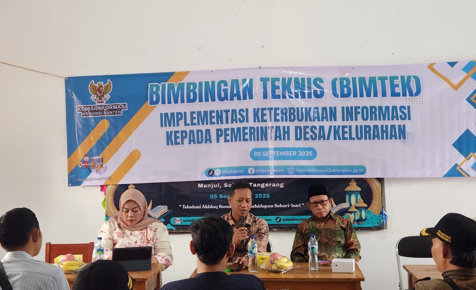 Komisi Informasi Banten mendorong pemerintah desa dan kelurahan memperkuat keterbukaan informasi serta memenuhi hak publik.