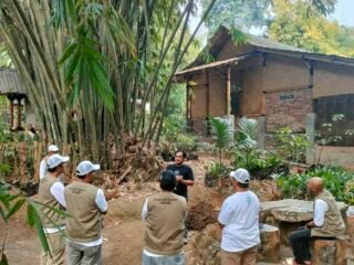 EJN Berguru ke Maestro Bambu, Siapkan Gerakan Pelestarian Bambu di Kabupaten Tangerang