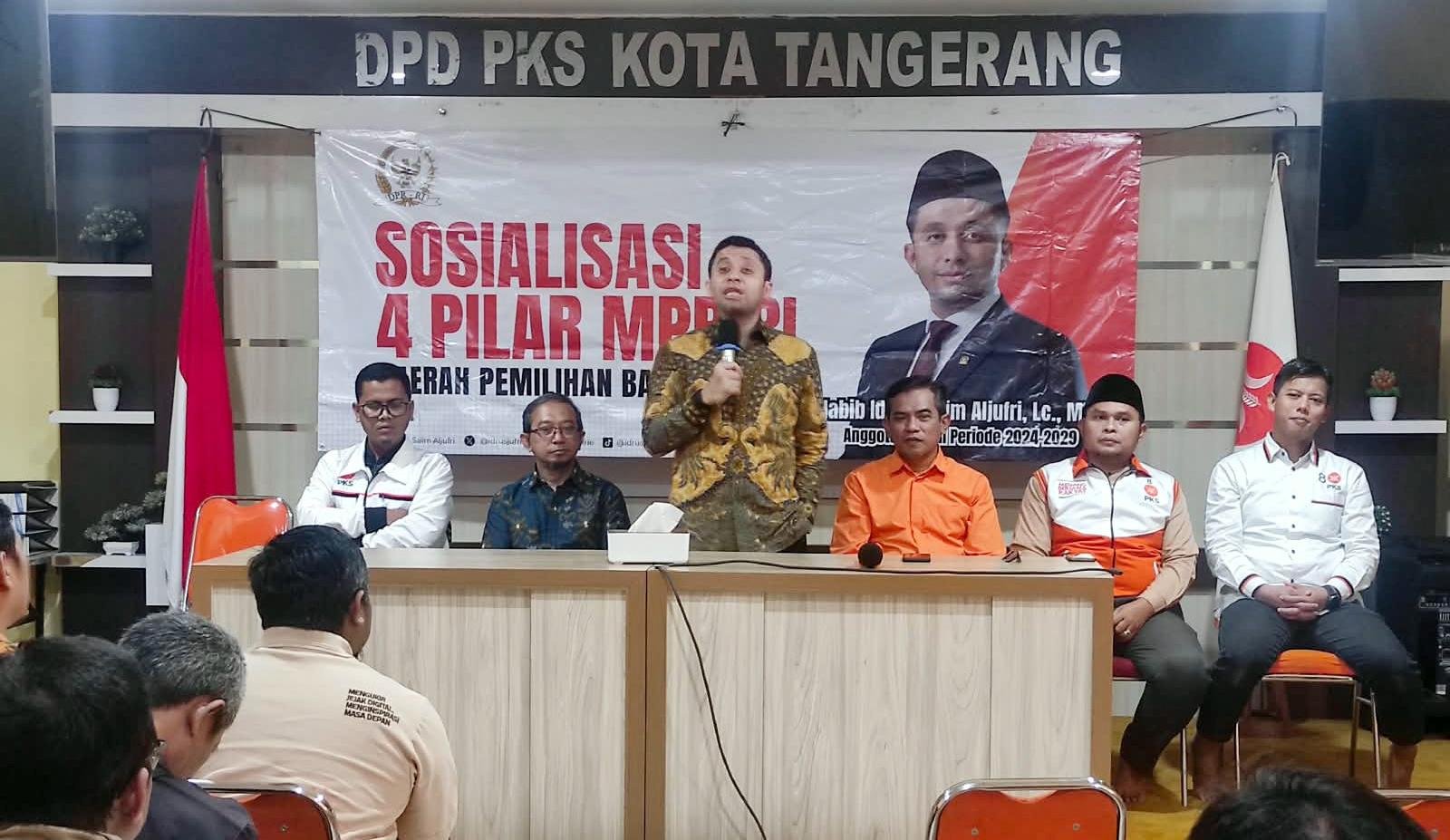 Habib Idrus Salim Aljufri sosialisasikan Empat Pilar Kebangsaan di Tangerang untuk memperkuat wawasan kebangsaan dan persatuan rakyat bersama.