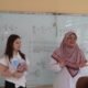 Peduli Literasi, Maria Teresa Bagikan Ribuan Buku Tulis kepada Pelajar Tangsel