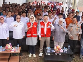 Momentum HUT ke-81, PMI Tangsel Salurkan 16.000 Liter Air Bersih ke Warga Terdampak Kekeringan