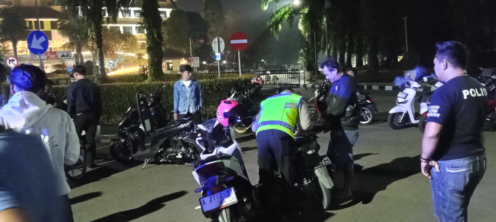 Polisi membubarkan dugaan balap liar di kawasan Puspemkab Tangerang dan mengamankan empat sepeda motor untuk ditindak.