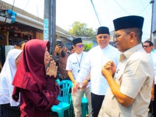 Benyamin Davnie dan Andra Soni Temui Keluarga Donal Husni, Jurnalis yang Hilang Bersama KM Arupadhatu I