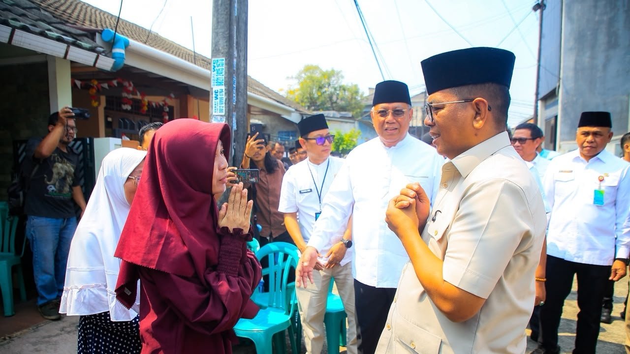 Benyamin Davnie dan Andra Soni temui keluarga jurnalis Donal Husni, membahas perkembangan pencarian KM Arupadhatu I.