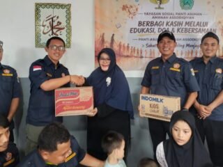 Karang Taruna Rajeg menggelar bakti sosial dalam Bulan Bakti ke-66 dan memberikan bantuan kepada 70 anak yatim piatu.