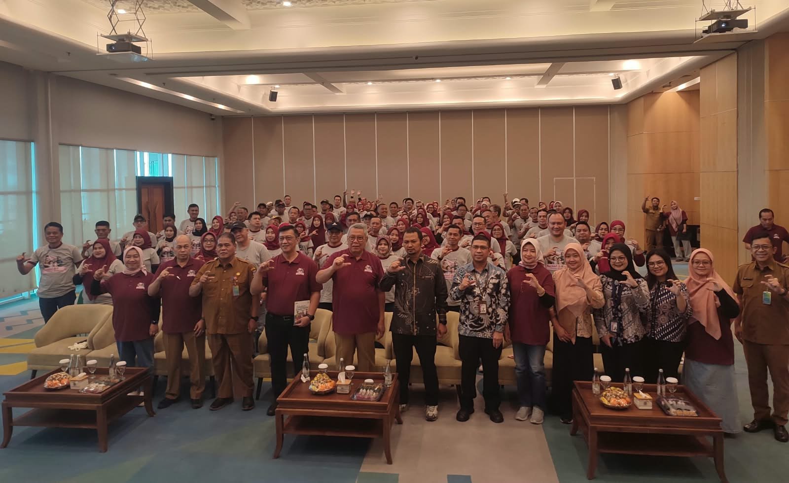 Wali Kota Tangsel Benyamin Davnie menekankan pentingnya integritas dan keteladanan lurah sebagai wajah pemerintahan.