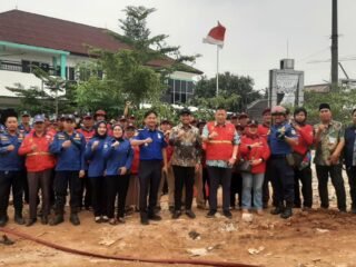 Damkar Tangsel Latih 50 Redkar Pisangan Tangani Awal Kebakaran