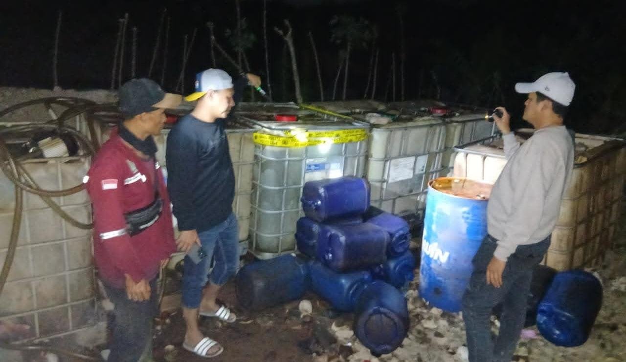 Solar bersubsidi diduga disalahgunakan di Serang dan dijual ke industri. Polda Banten menetapkan dua orang sebagai tersangka.