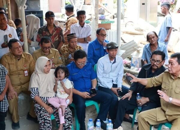 50 Rumah Terdampak Pohon Tumbang di Teluknaga, Pemkab Tangerang Siapkan Bangunan Sementara