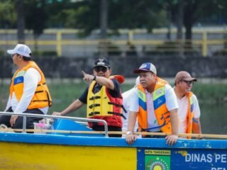 Wali Kota Tangerang Tinjau Sungai Cisadane, Debit Air Turun hingga 40 Sentimeter