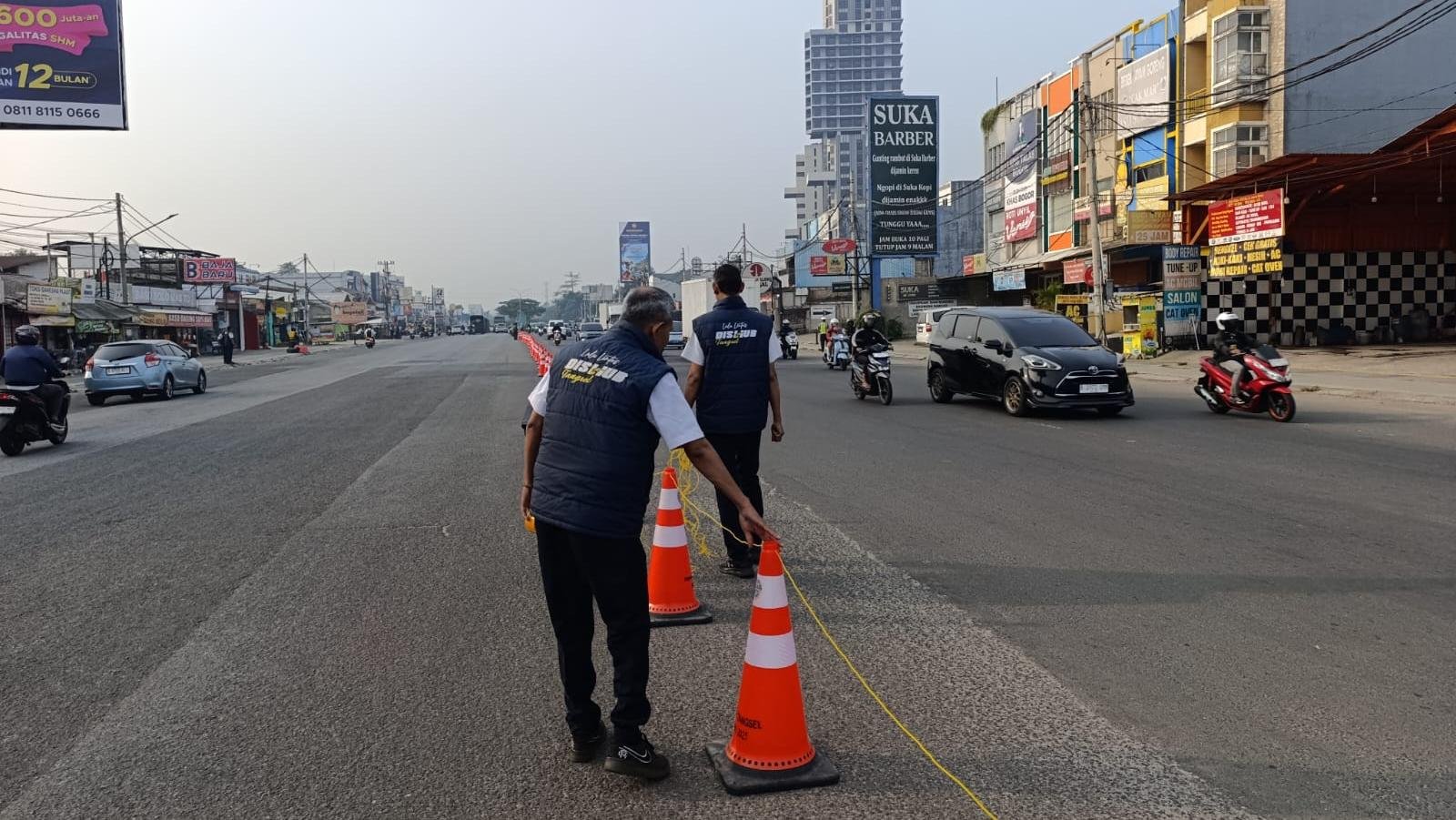 Uji coba dua U-turn di Jalan Raya Rawabuntu dimulai. Dishub Tangsel akan mengevaluasi kelancaran lalu lintas selama tiga hari.