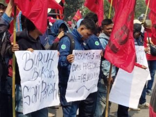 Buruh PT KPDP Cilegon Gelar Aksi, Desak Perusahaan Bayar Upah dan Penuhi Hak Pekerja