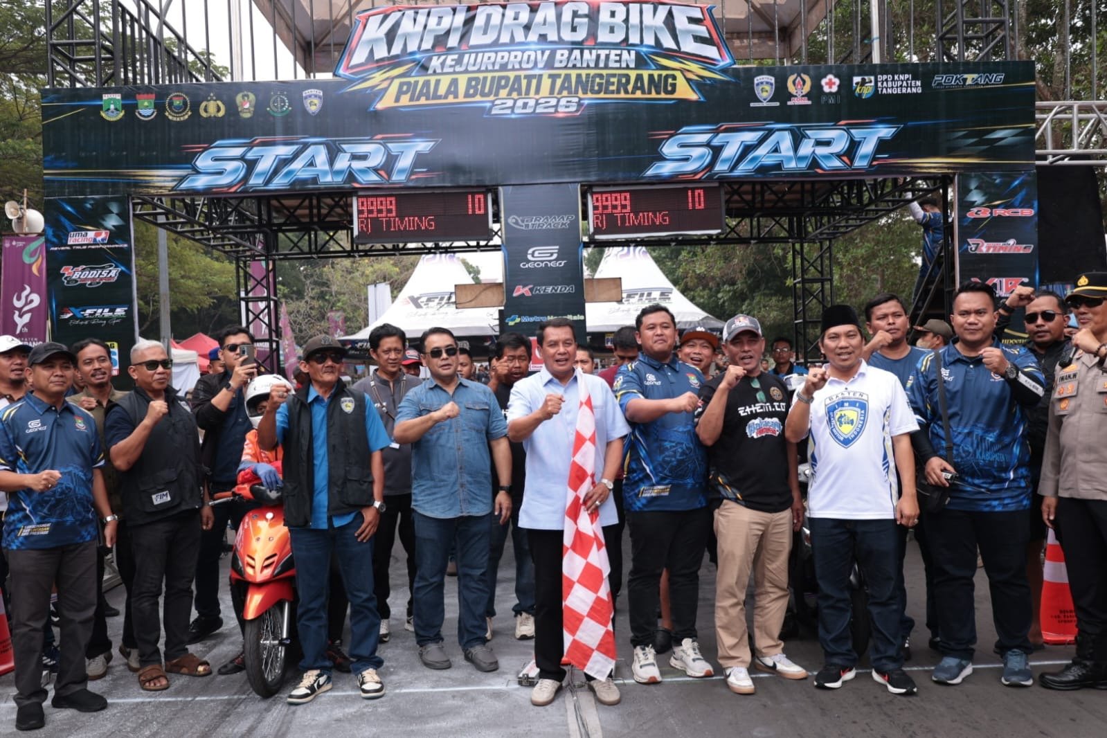 Bupati Maesyal Rasyid mengapresiasi KNPI Drag Bike 2026 sebagai wadah positif bagi generasi muda untuk mengembangkan bakat otomotif.